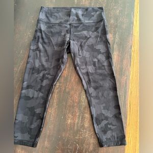 Lululemon Wunder Under 23”